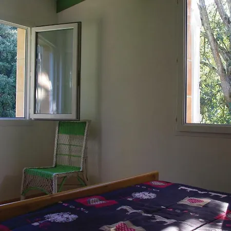 Apartment In With Kitchen *